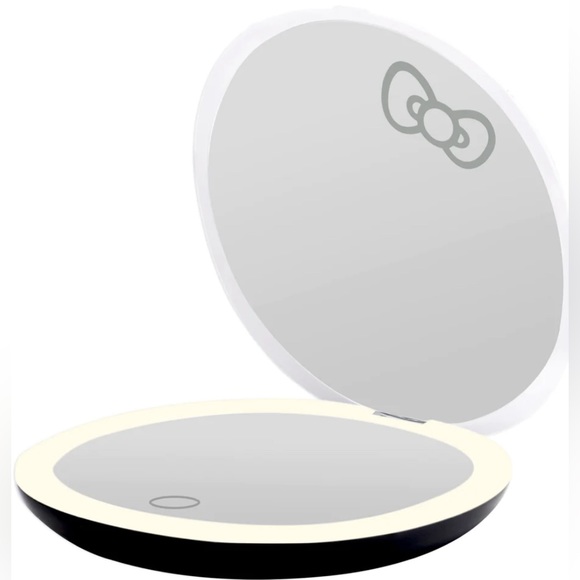 Impressions Vanity Hello Kitty Supercute Signature Print LED Compact Mirror - Picture 3 of 7